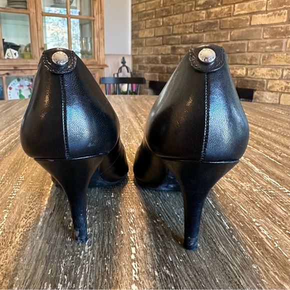 Women's Michael Kors Dorothy Leather Pump Heel Shoes Black, 7M - Picture 6 of 7